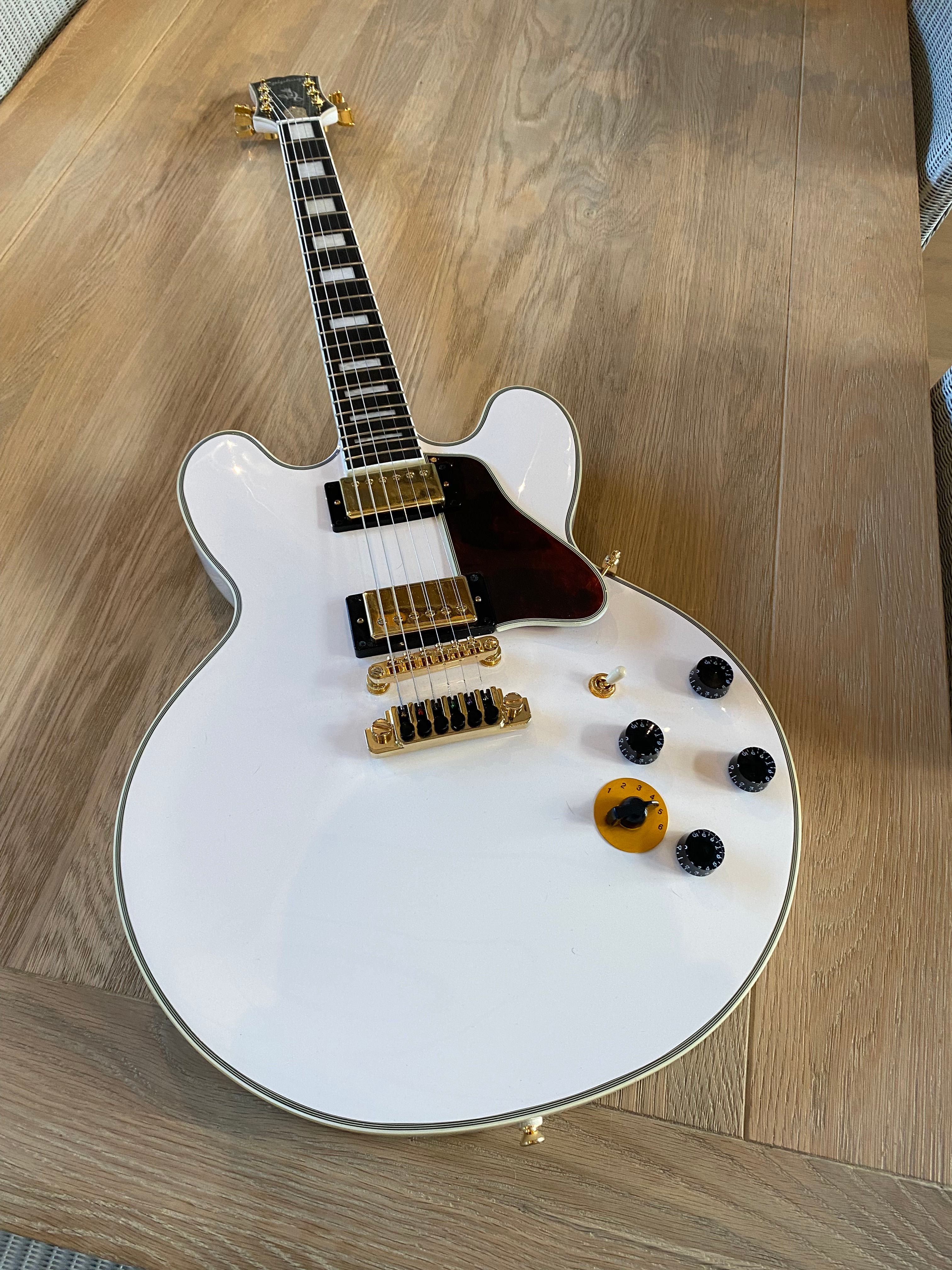 Epiphone BB King Lucille Bone White 2021