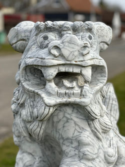 Nolette 3 a - Le lion gardien