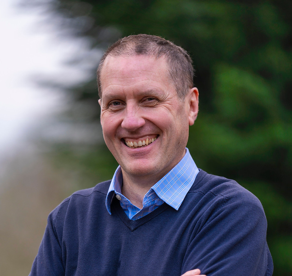 Neil Fraser portrait photo taken outside