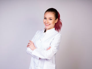 Muito Além da Técnica: O que a sua Aparência diz sobre o seu Profissionalismo na Saúde