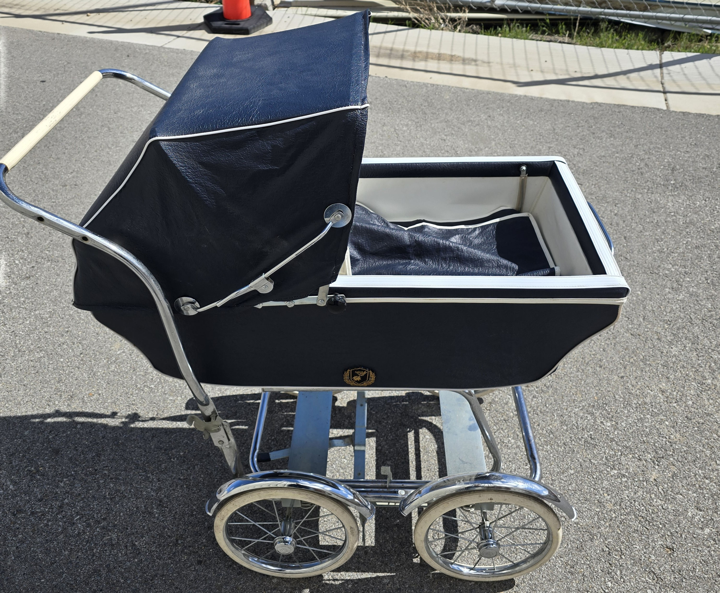 Vintage Royale Wonda Baby Stroller Pram 1986