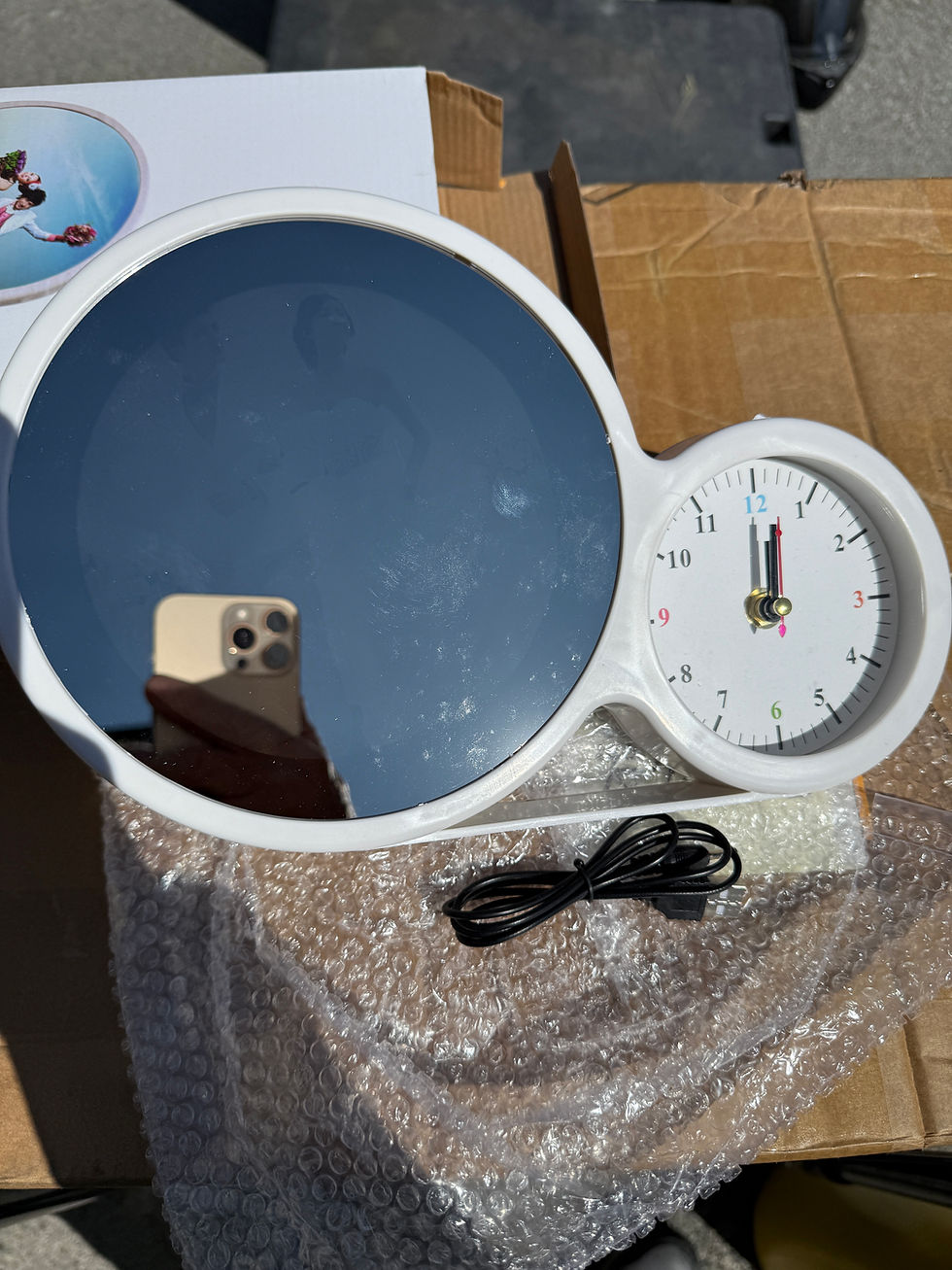 Thumbnail: LED mirror clock personalized