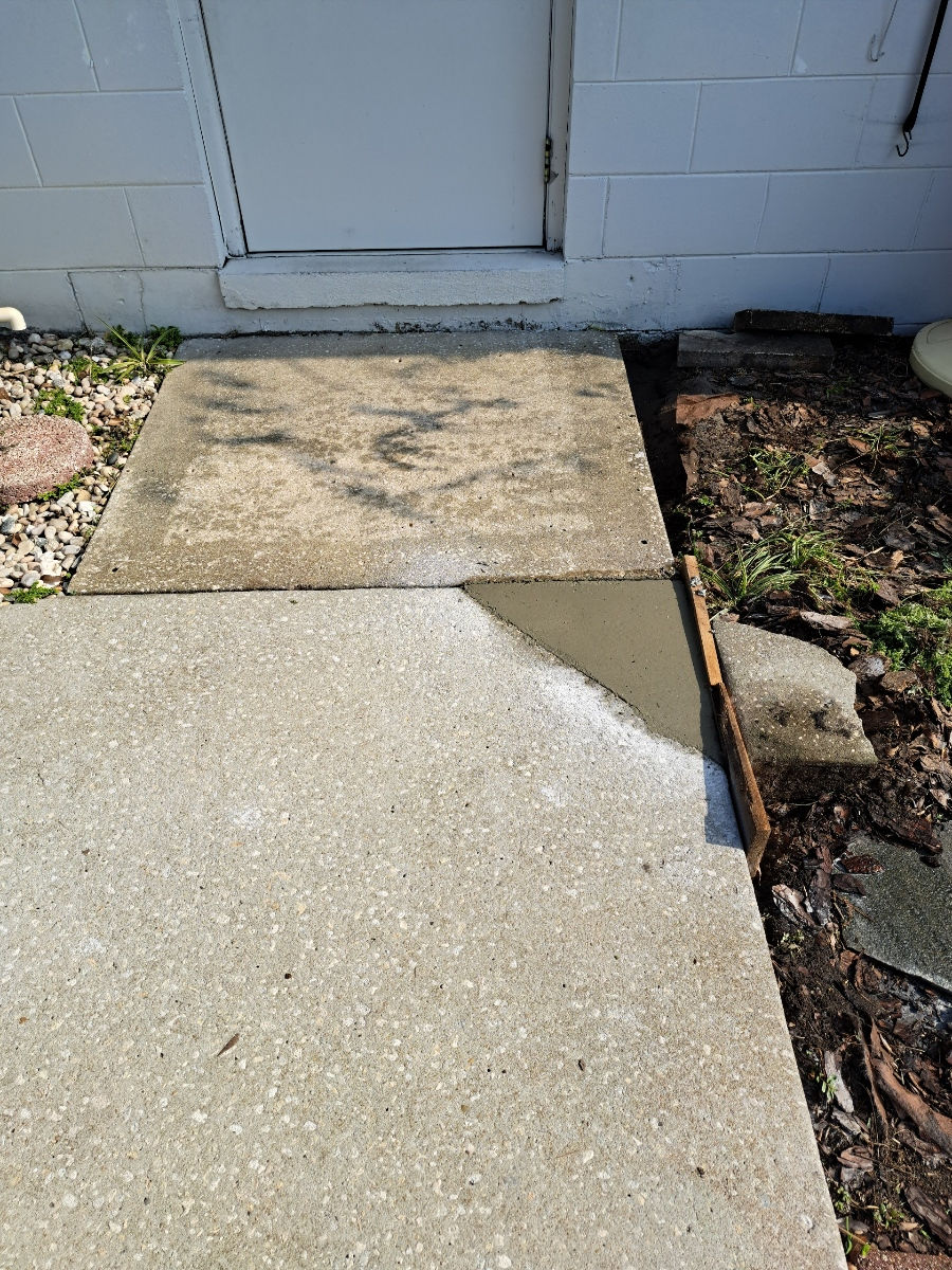 Outdoor Walkway - Concrete Texture & Leveling 