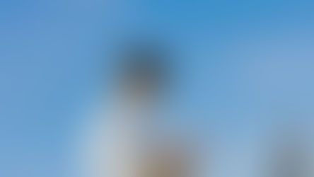 “人間へのユーモアある眼差しと適切な距離感を大事にしたい”：映画『海辺へ行く道』横浜聡子監督インタビュー　