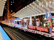 シカゴの冬といえば CTA ホリデー限定クリスマス電車とバス!『サンタ電車』『トナカイバス』