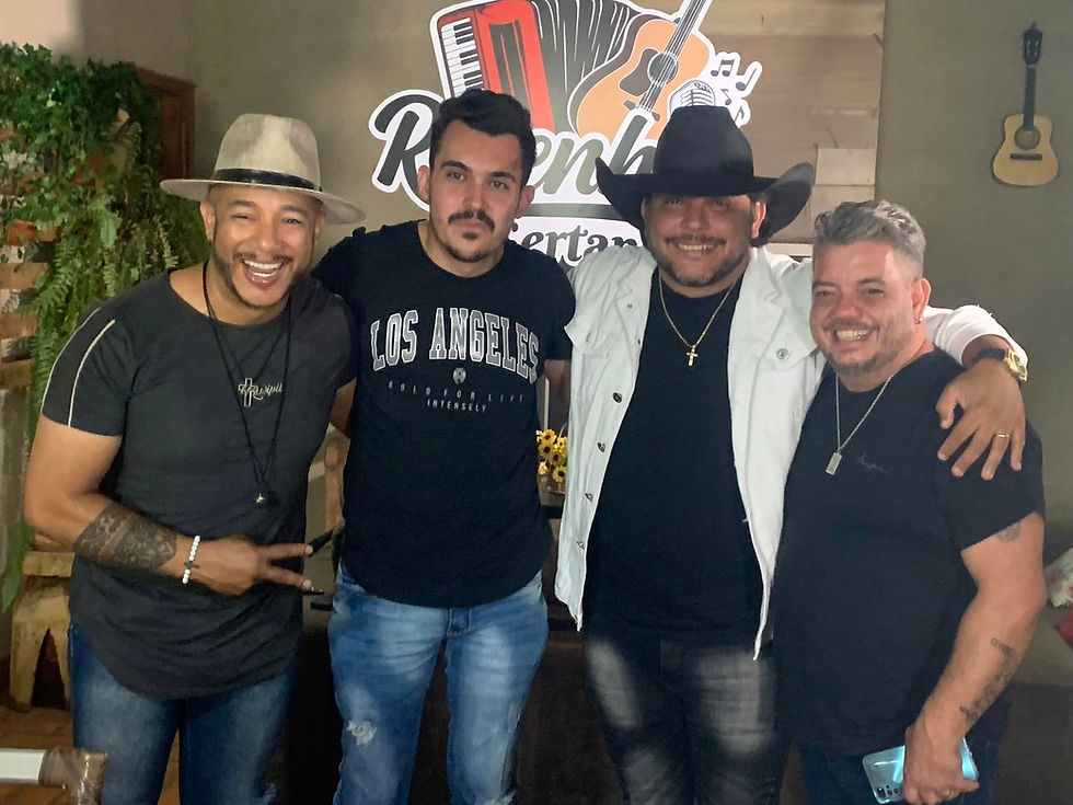 COM OS AMIGOS JOÃO MARCOS E MATHEUS