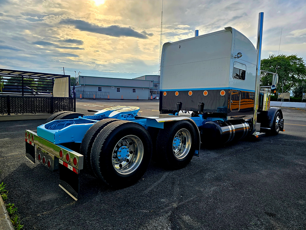 Miniature : PETERBILT 389 2022