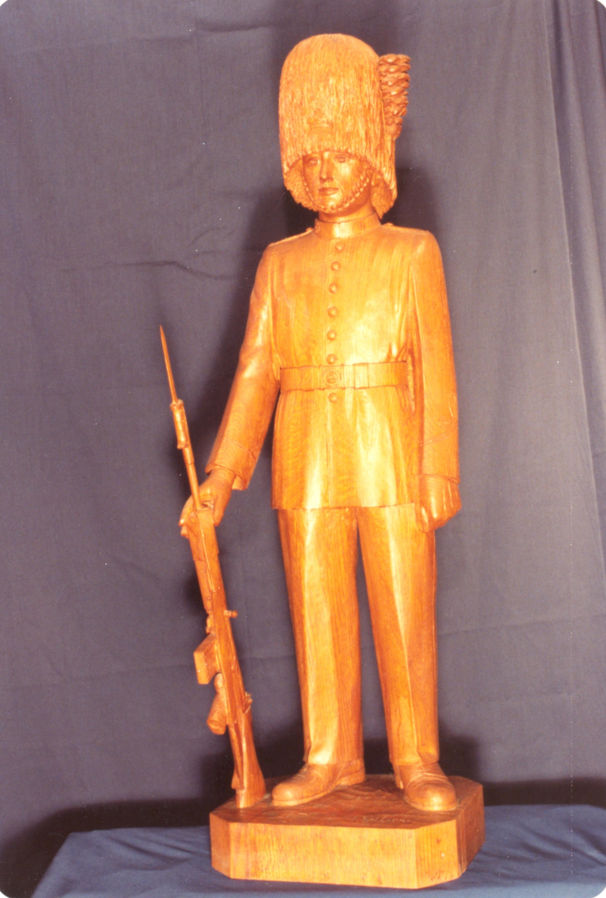 Soldat en tenue de garde