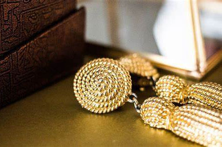 Reason to Cash for Gold Ornaments