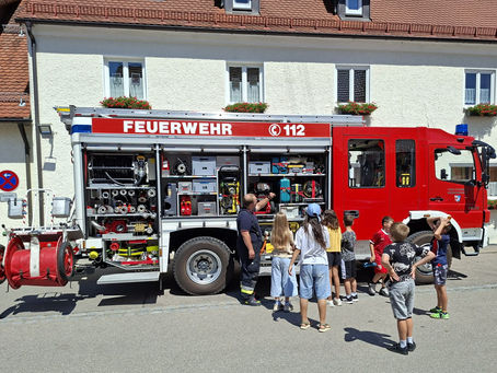 🚒 Alarm in Memmingerberg – Die Klasse 3 zu Besuch bei der Feuerwehr!