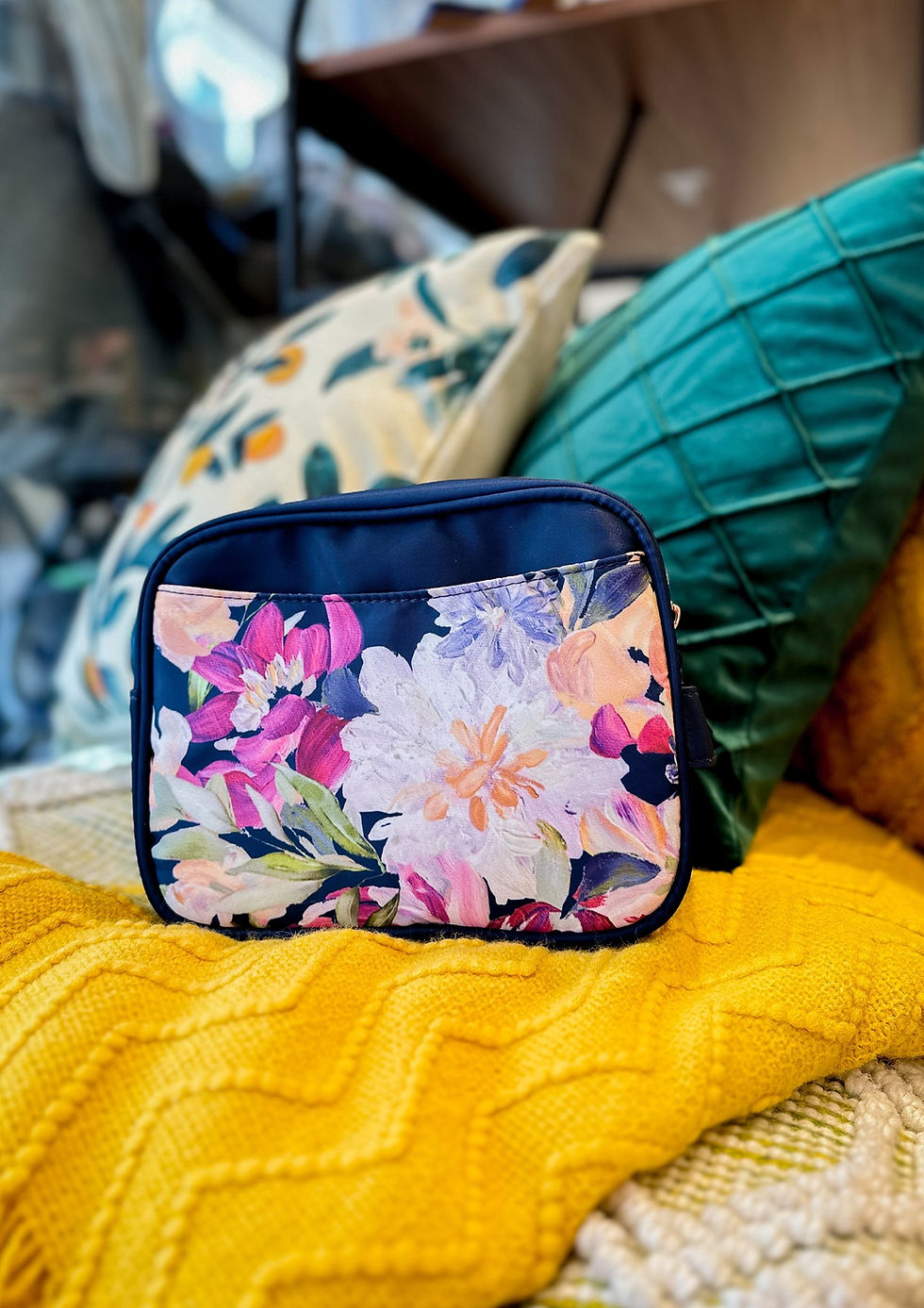 Thumbnail: KakMia 2.0 zipper bag: Crystal Daisy Blue