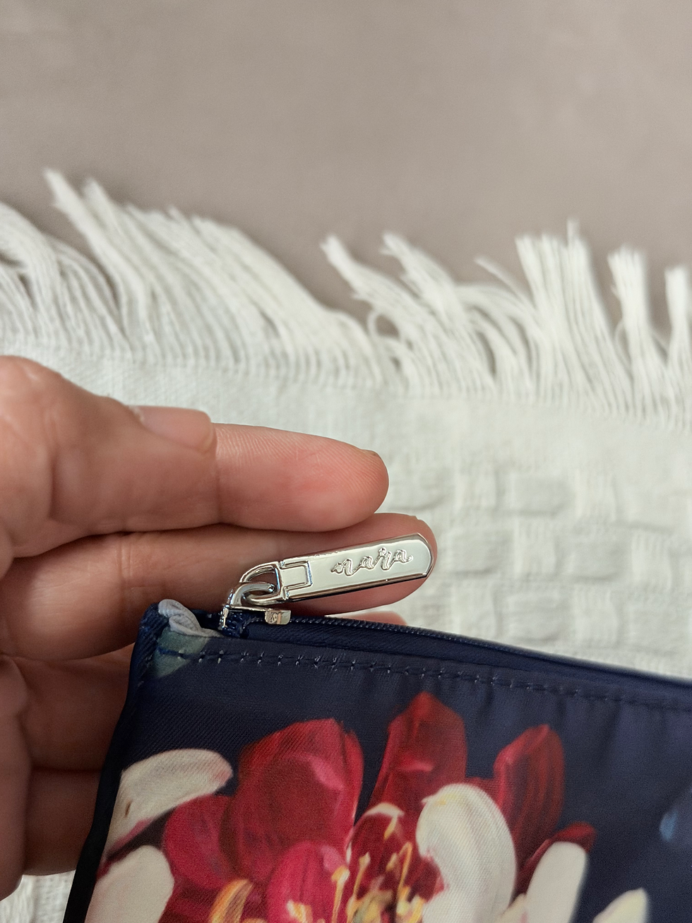 Thumbnail: Lila wristlet pouch