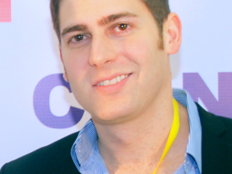 Parabรฉns Eduardo Luiz Saverin nasceu em Sรฃo Paulo - SP, no dia 19 de marรงo de 1982 o brasileiro bilionรกrio cofundador do Facebook