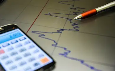 Economia IBGE revisa para 3% o PIB de 2022 Principal revisão de 2022, pelo lado da oferta, foi que a