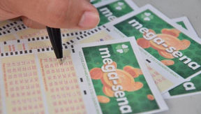 Mega-Sena 3019: loteria acumula e pode pagar R$ 36 milhões na quinta (17) Mais de 2 mil apostas garantiram premiações parciais; veja números sorteados