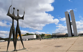 Eleições 2026: Quanto ganham presidente, deputados e senadores?Salários brutos das autoridades públicas são determinados por lei e obedecem o teto do funcionalismo público.