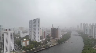 Chuva forte volta ao Norte e Nordeste nesta terça; Sul tem calor antes de massa polar derrubar temperaturas Acumulados elevados são esperados no litoral maranhense e no Pará. Há também risco de tempor