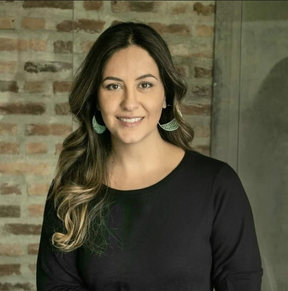 Escritora mineira, Ivana Vilela, lança o livro ‘Uma Outra História’