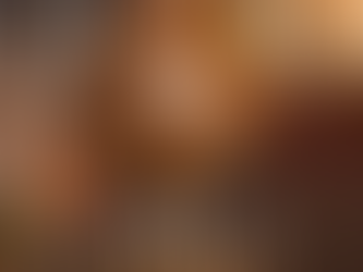 Corpus Christi, em latim, significa "Corpo de Cristo". Na fé religiosa, celebra a presença real de Jesus Cristo no pão e no vinho consagrados durante a missa. Junto à crença, a cultura dos tapetes