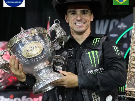 O brasileiro José Vitor Leme fez história neste domingo (18) e conquistou seu terceiro título mundial de montaria em touros, após vencer o PBR World Finals, no AT&T Stadium, em Arlington, Texas, nos E