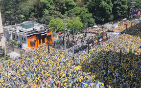 A manifestação na Avenida Paulista neste domingo (18 de outubro de 2026) é o “Bloco do 22”, um ato de apoio à candidatura presidencial de Flávio Bolsonaro (PL) no segundo turno.Principais Informações