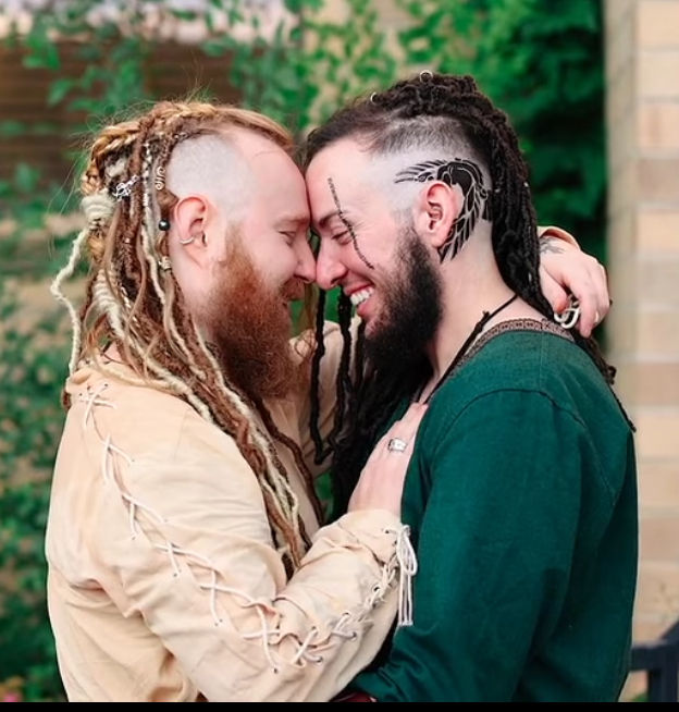 EXTENSIONS VIKING WEDDING