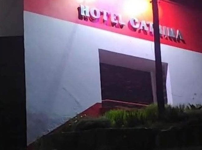 INVESTIGA LA FGJ PROBABLE “FILTRACIÓN” A MEDIOS DE IMÁGENES SENSIBLES DE TRES PERSONAS HALLADAS SIN VIDA EN HOTEL DE TETLA