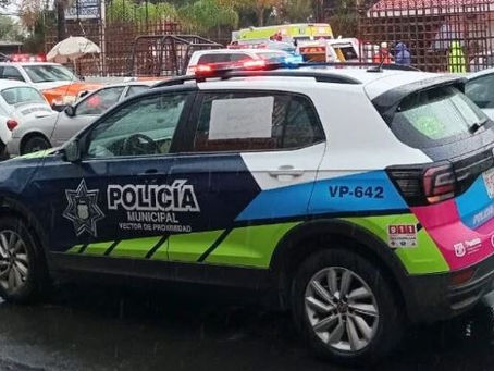 TRABAJADOR RECIBE DESCARGA ELÉCTRICA AL CAMBIAR ANUNCIO PUBLICITARIO EN BARRIO DE LOS REMEDIOS