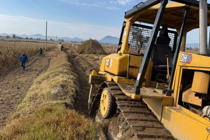 RETIRAN DESECHOS QUIRÚRGICOS EN CAMINO RURAL REHABILITADO EN CUAPIAXTLA