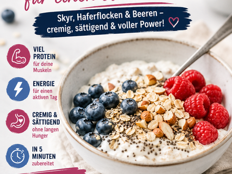 Protein-Frühstück mit Skyr, Haferflocken und Beeren
