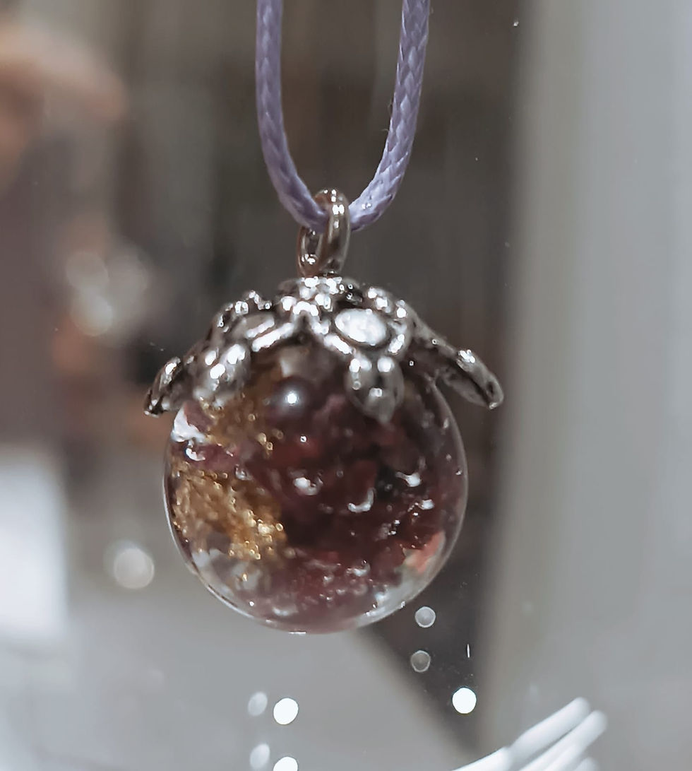 médaillon boule transparente résine fleurs séchées lesbijouxdisalaboare