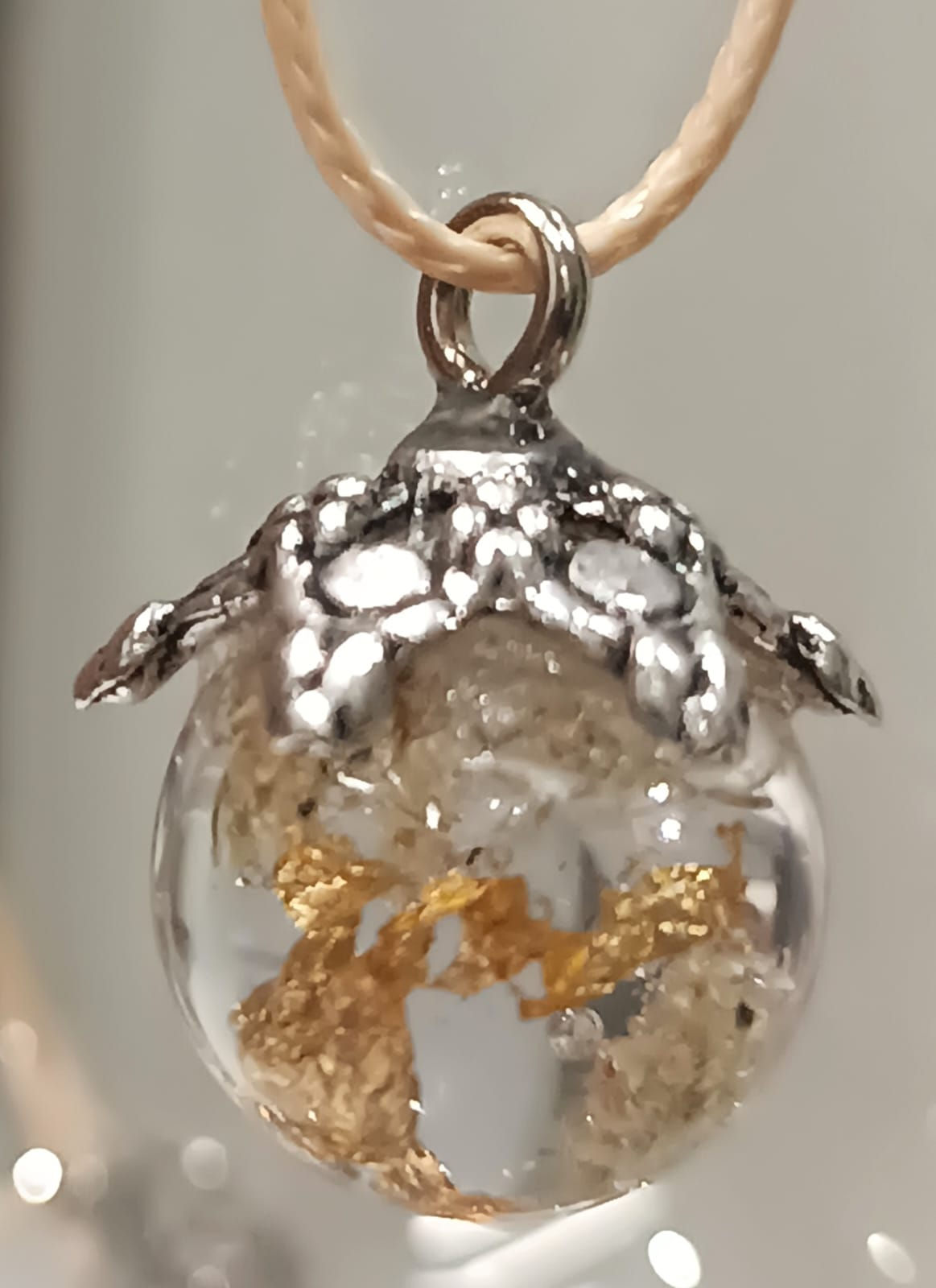 médaillon boule résine transparente fleurs feuille d'or ornement métal argenté lesbijouxdisalaboare