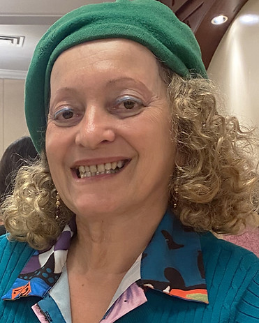Caroline photo.jpg