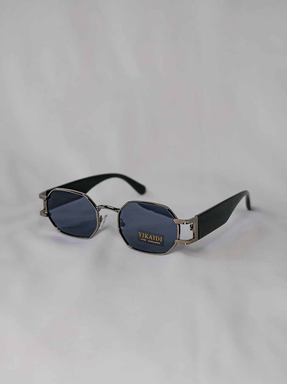 Miniatura: Bolsa Preta Clutch Ombro e Mão + Óculos de Sol Prata