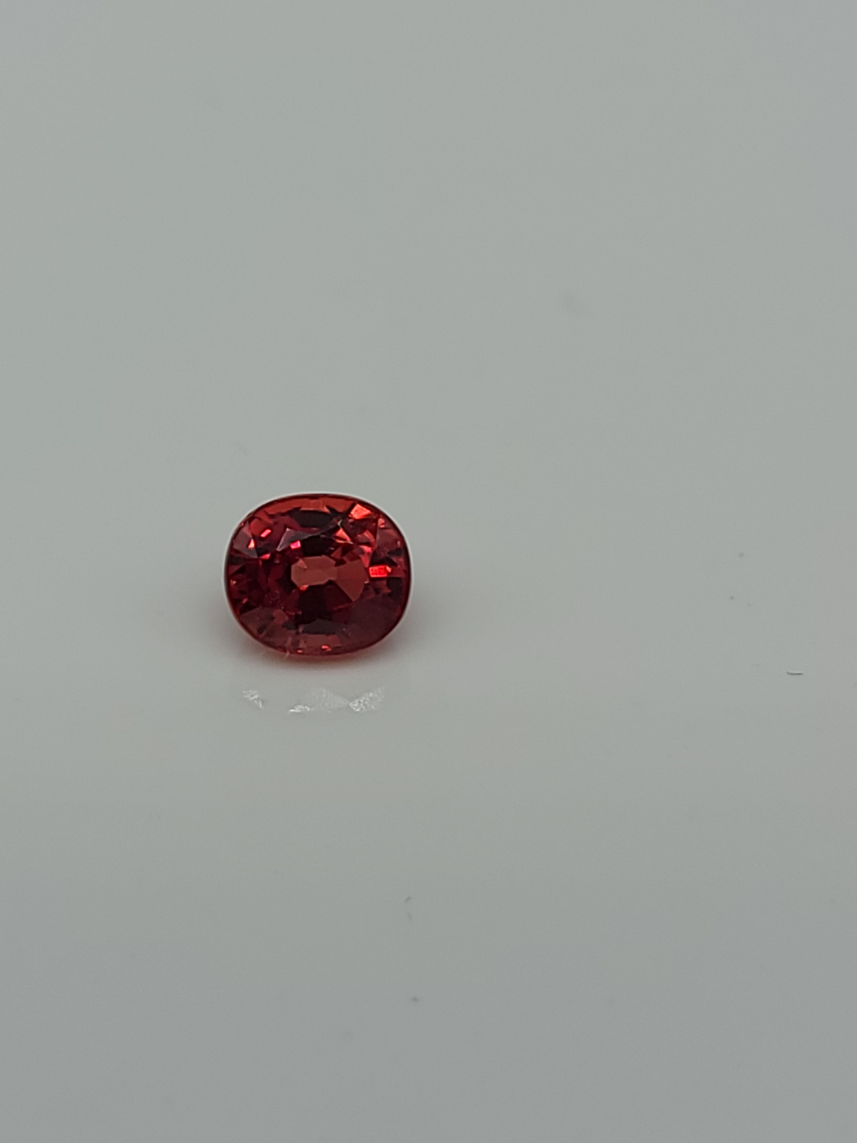 Red-Orange Sapphire (oval)