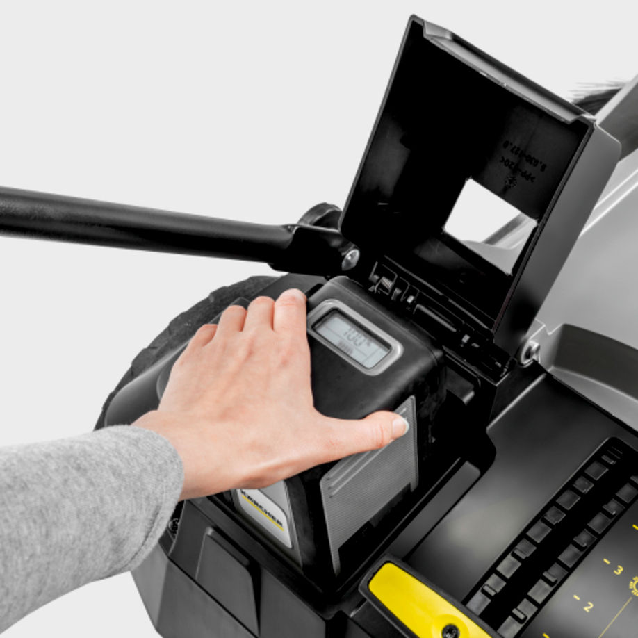 KARCHER KM 7030 C BP PACK 2SB FLOOR SWEEPER