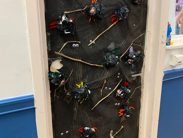 هالوين الباب M1 - Mrs Virginia.png