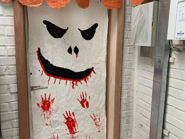 باب الهالوين للسيدة شارلين P6A.png