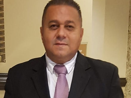 DR Lenner Díaz Banegas quiere destruir la escuela Dionisio de Herrera de Santa Rita, Yoro