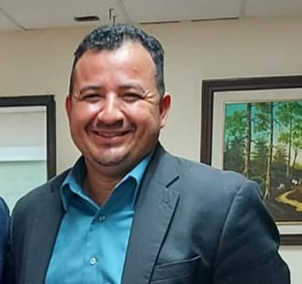 Cristian Jesús Urbina Flores hace el ridículo en la Alcaldía Municipal de Santa Rita, Yoro