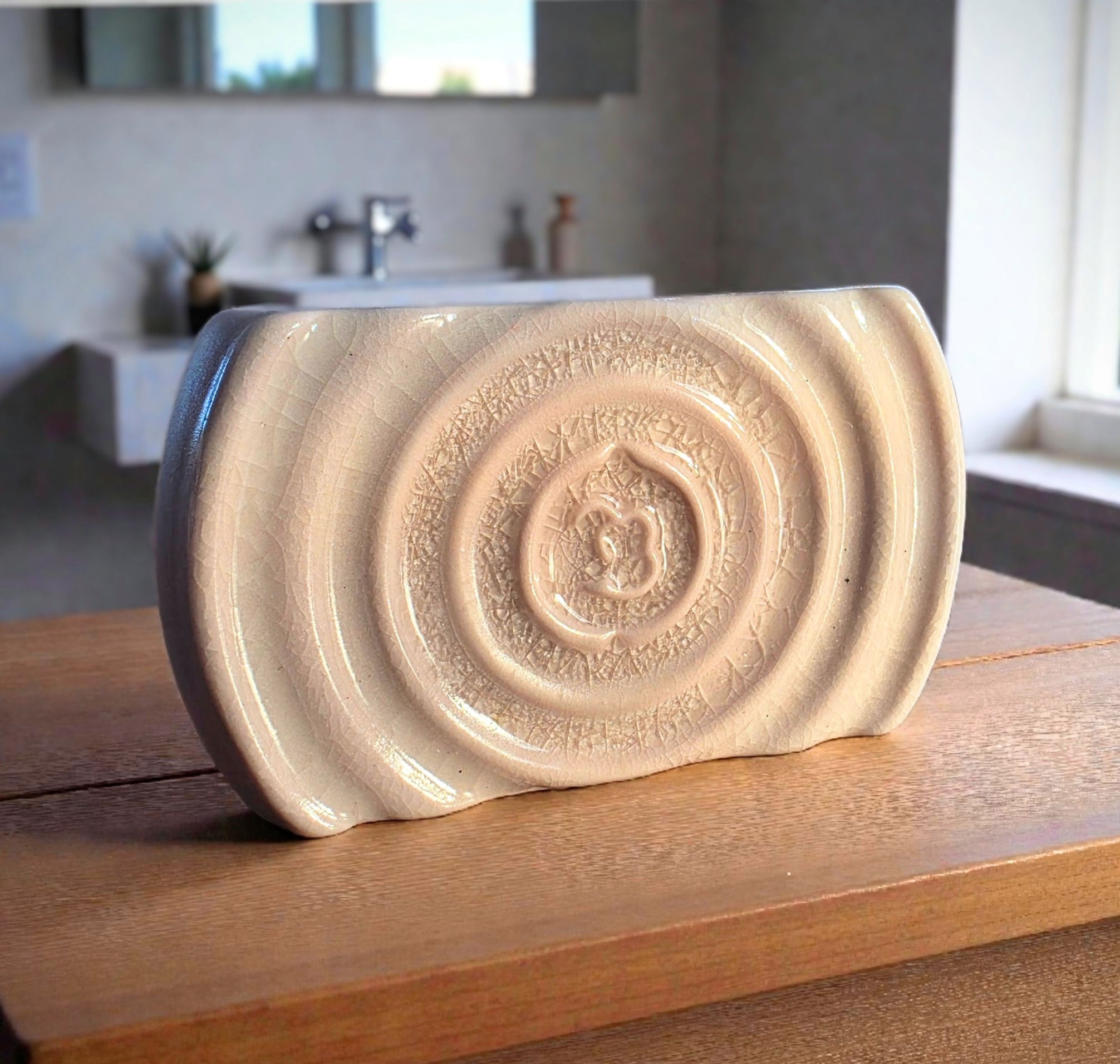 Porte-savon de porcelaine fait à la main