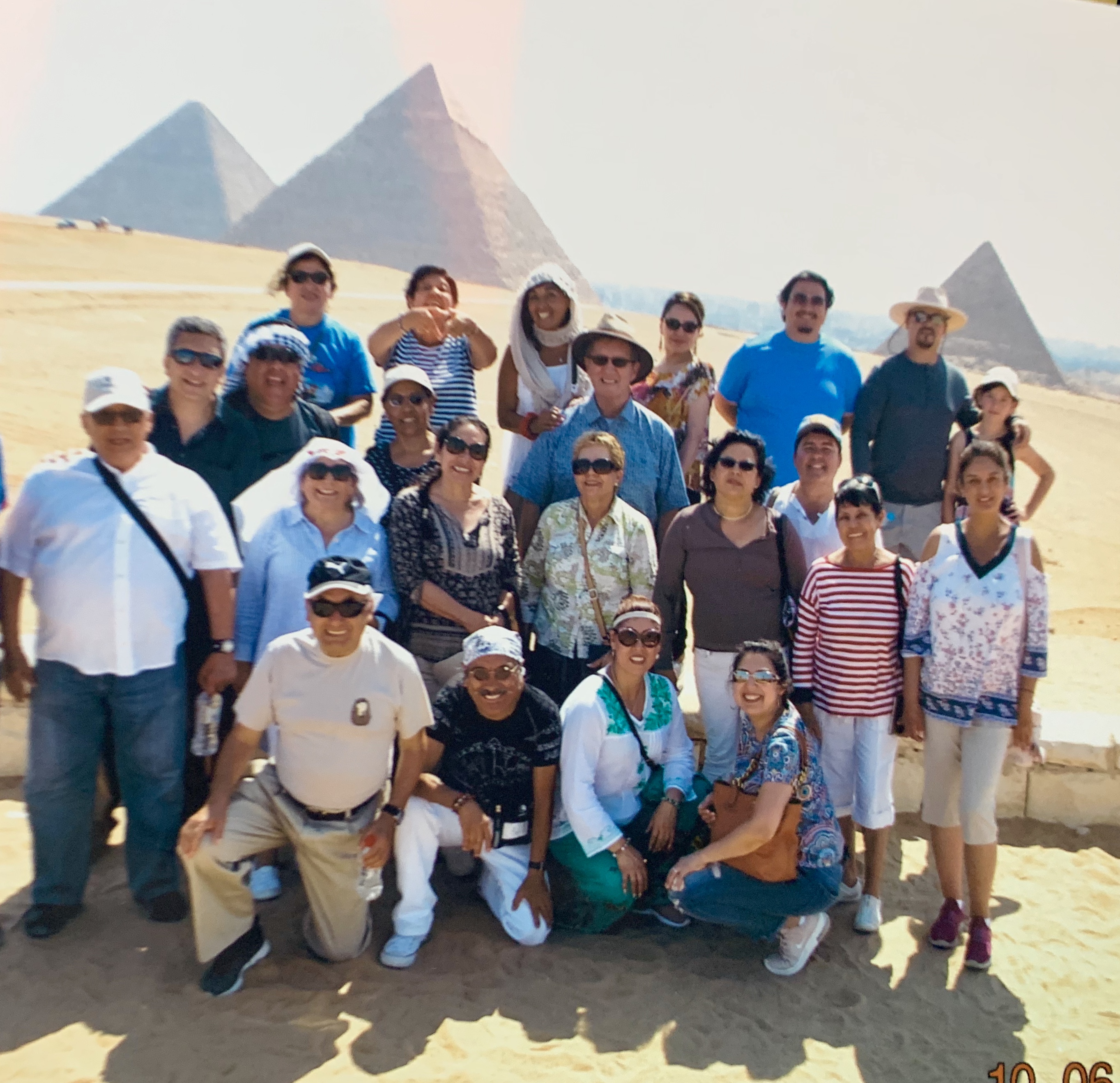 Grupo en las Pirámides de Giza