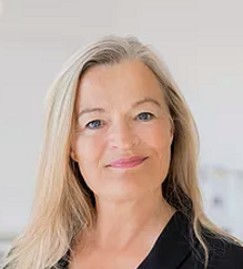 Karen Lumholt2.png