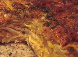 פשטידת קישואים ושמיר דיאטטית (6 מנות, כל מנה חלבון כ-270 קלוריות)