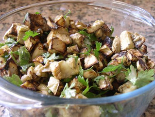 סלט חצילים בטחינה ( כל הסלט 480 קלוריות)