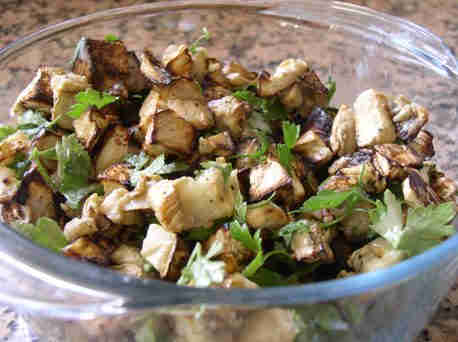 סלט חצילים בטחינה