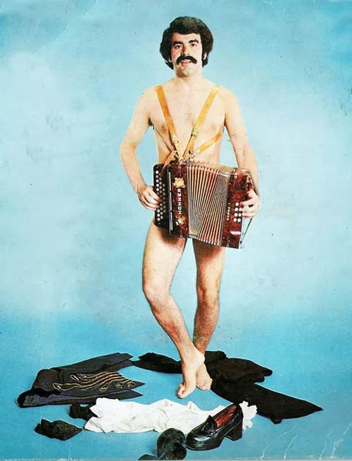 ACCORDION PLAYER AT LEITRIM NUDIST GATHERING CATCHES GENITALS IN BELLOWS