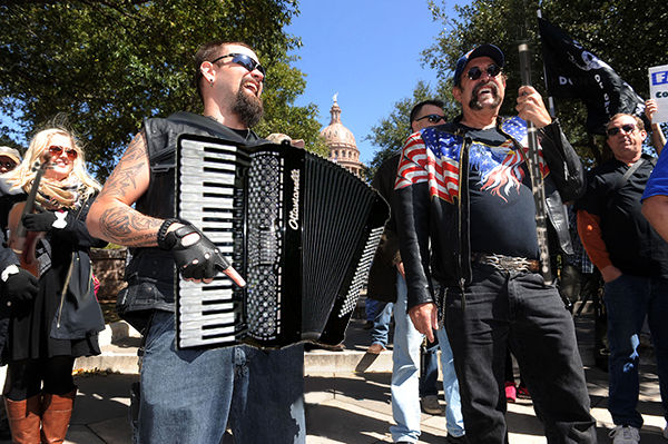 DUMBASS MUSICIANS DEFEND OPEN-CARRY INSTRUMENT ARMS RIGHTS