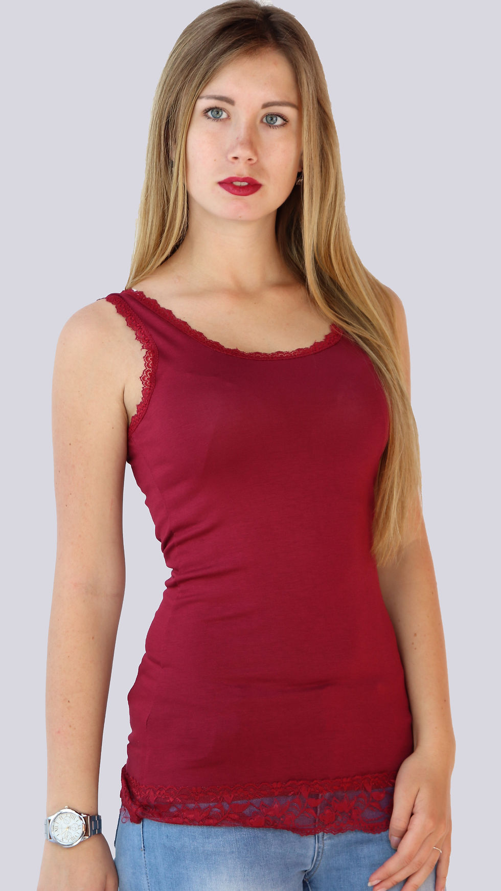 Příjemné a lehké tílko s krajkou na ramínkách