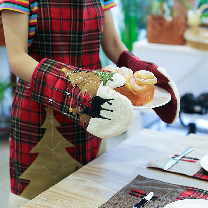 Thumbnail: Nordic Christmas Checkered Oven Mitts for Home Use